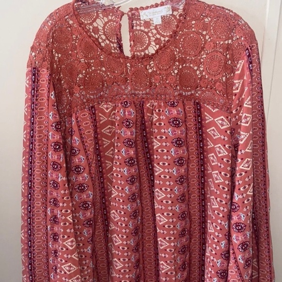 Weekend by Suzanne Betro Crocheted Lace Top Blouse - Picture 2 of 10